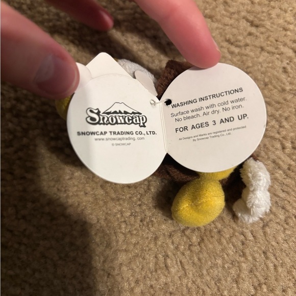 Snowcap Candian Souvenir Eagle Magnet - Picture 3 of 8